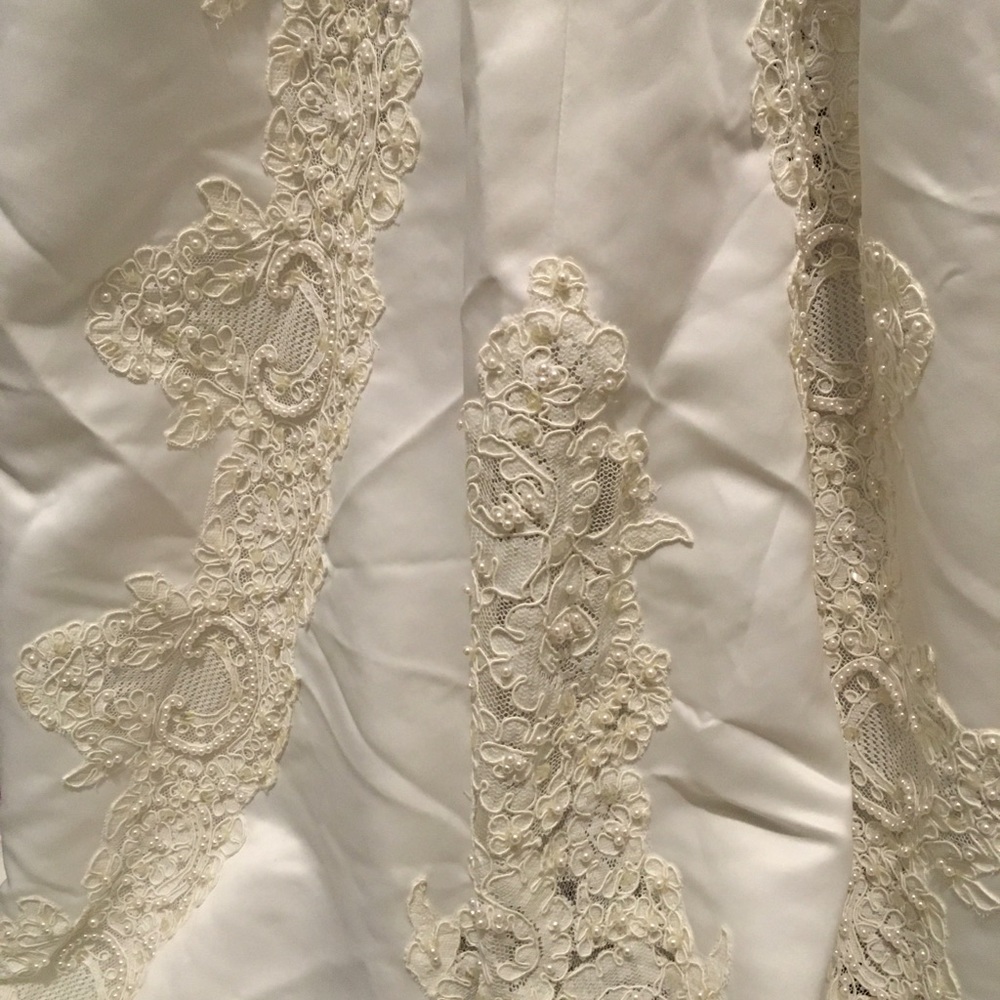 Wedding Dress 12 Salon Collection by Elena - Picture 7 of 13